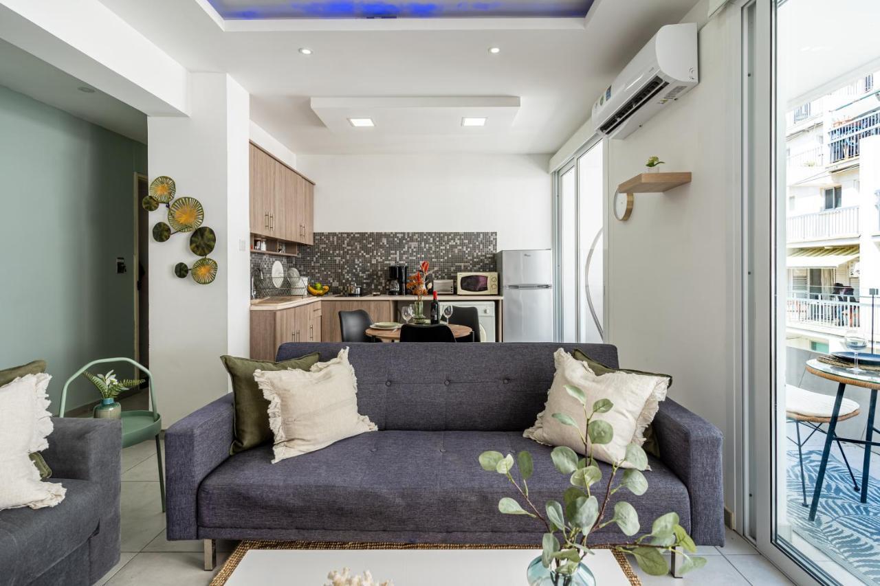 Beach Daze 1-Br Apt By Finikoudes Beach Ларнака Екстер'єр фото